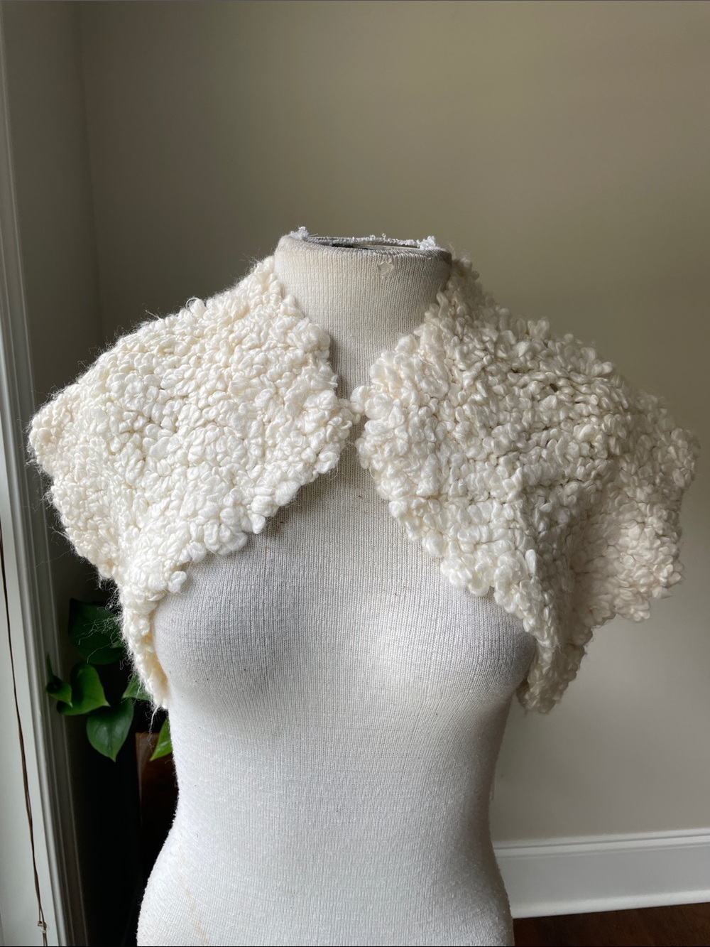 Kersh Cream Bouclé Knit Shoulder Shrug